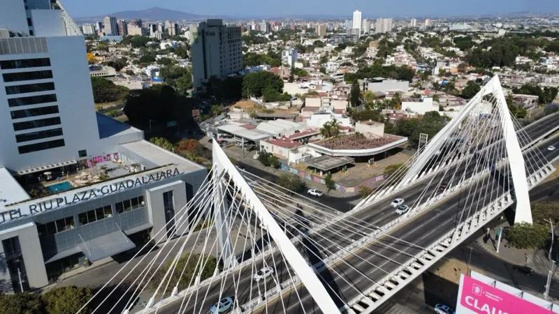 Toma aérea con dron del Hotel RIU en Guadalajara